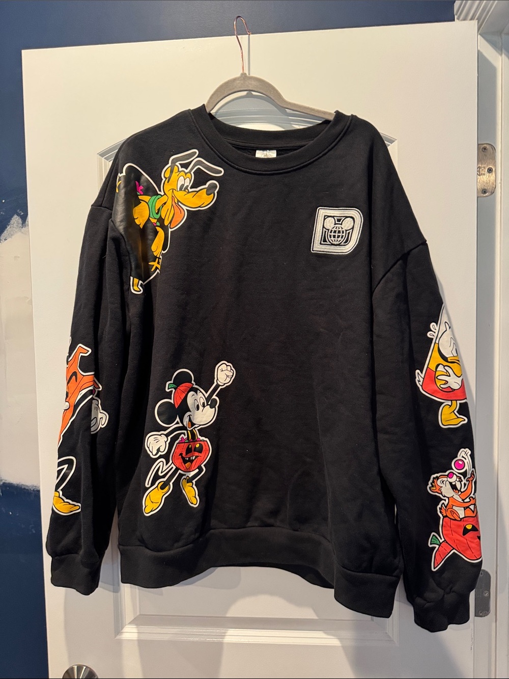 NWOT! Disney Parks 2022 Halloween Mickey & Friends Pullover Crew Sweatshirt XXL